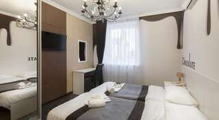 Гостиница АРТ 11 Нижний Новгород Двухместный номер с 1 кроватью или 2 отдельными кроватями и собственной внешней ванной комнатой-36