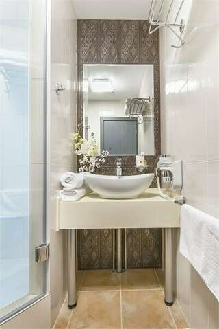 Гостиница Арт 11 Нижний Новгород Стандарт с внешней ванной комнатой-6